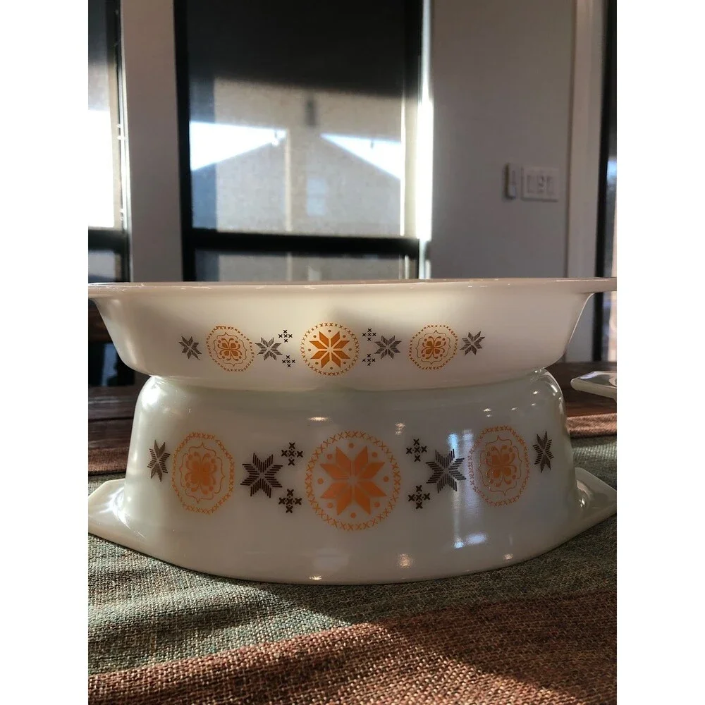 Pyrex Town and Country lot of 3